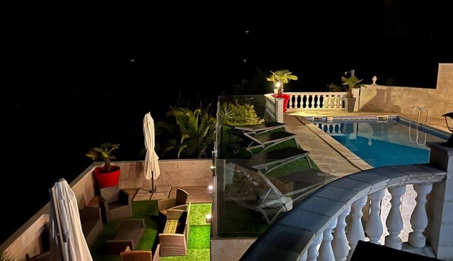 Tossa, exceptional villa, 2 apartments, private heated pool, sea view, air-conditioned