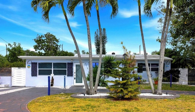 Total Oasis @ Private Villa in Hollywood FL for a large groups 3 Miles to beach