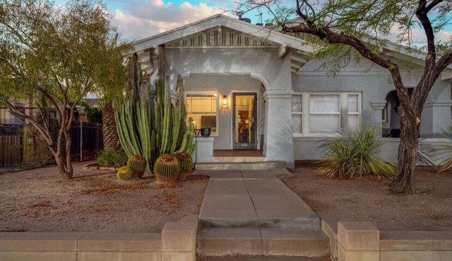 Total of 2 BR 2 BA/Near U of A/Your Own Duplex