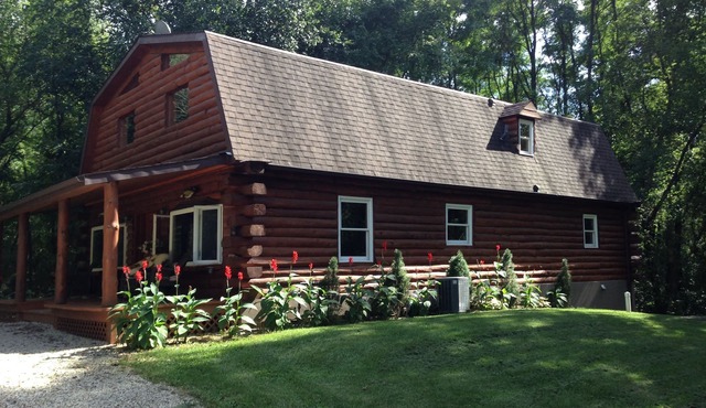 Total Privacy ! Log Home Surrounded By 5 Acres Of Woods near Geneva Lake.