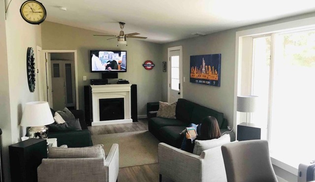 TOTAL RENOVATED Sauble Beach Cottage