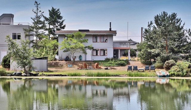 Totally Beachin' Getaway - Two Story Beach Retreat