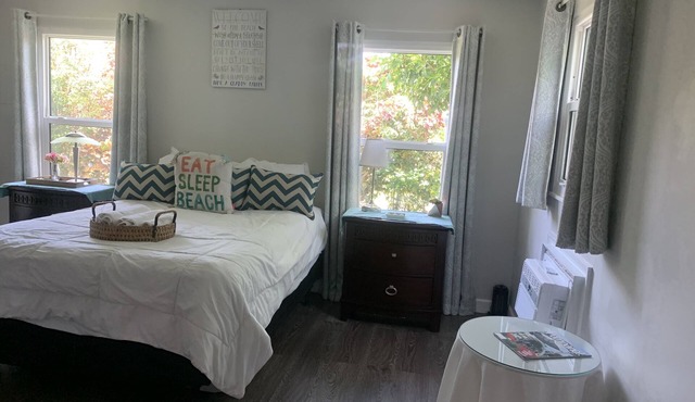 Totally Private Studio - Private Entry - Newly Renovated - fits 3 people