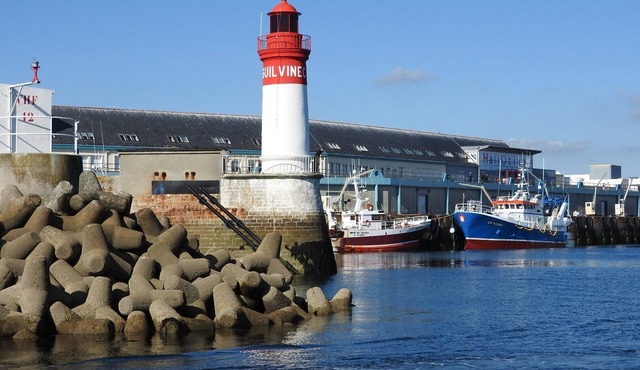 Totally renovated apartment "At the end of the port", ideally located