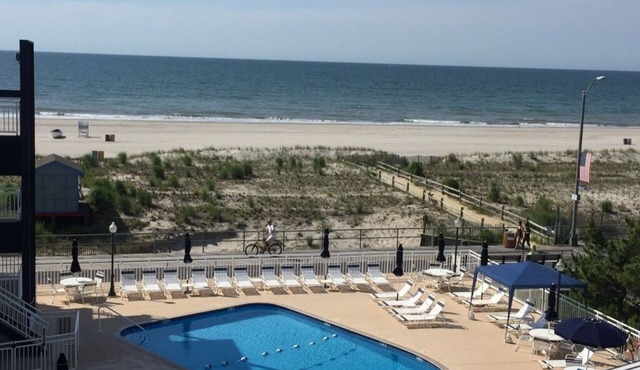 Totally renovated Oceanfront Condo 5 minutes from Atlantic City Casinos