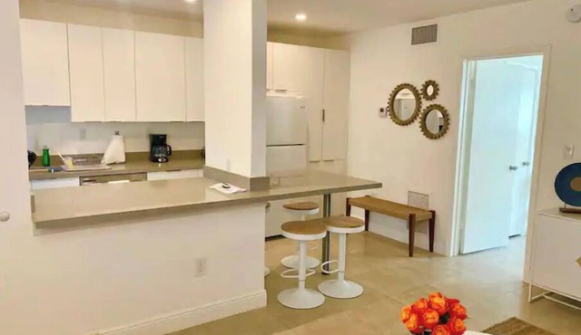 Totally Updated unit 5 min from the beach😍 You’ll love it !