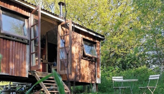 Totnes - Cabin - Sleeps 4 - Garden - Parking