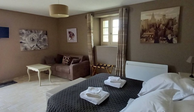 Toucan, 25m² air-conditioned room on first floor, separate entrance