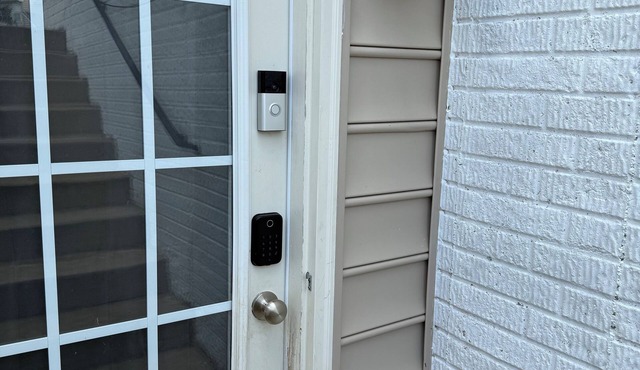 Touch of Grace ~ Cozy 2BR, 1Ba Apartment