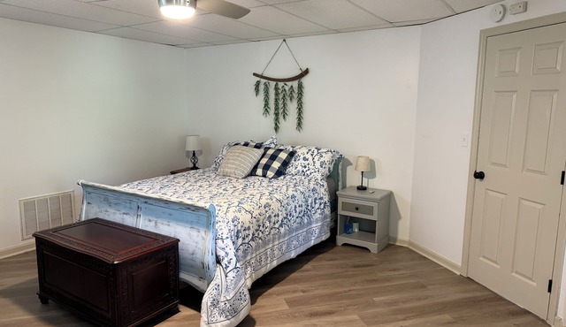 Touchdown Stay! Cozy 2BR Near UGA & Downtown Athens