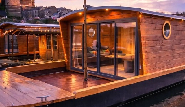 Toue Vent d'Anjou (House Boat)