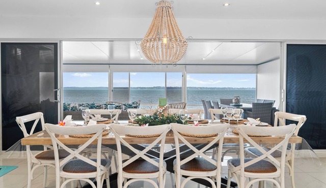 Toukleyboathouse Direct Waterfront with Boat Ramp and Jetty Sleeps 14