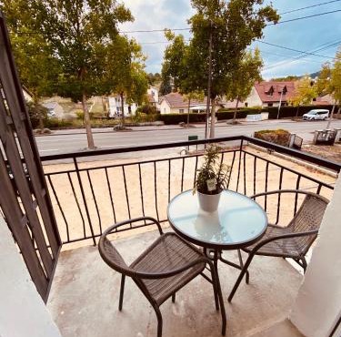 TOUL Appartement Entier avec PARKING Privé au Calme Cosy à Étage avec Balcon