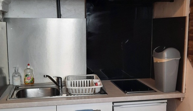 Toulouse 15 min renovated 2-person apartment on ground floor 140 cm bed