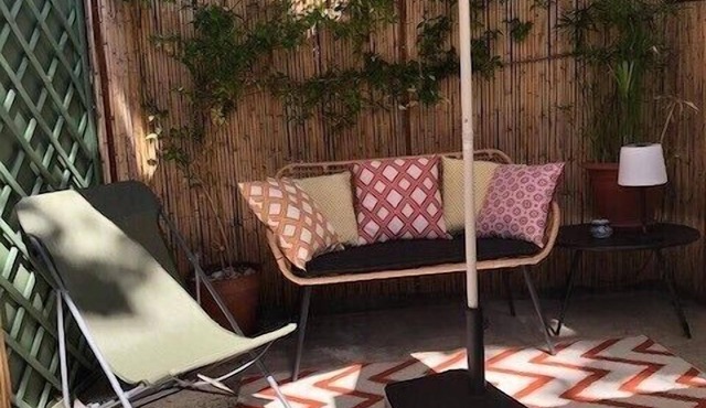 Toulon-Mourillon: studio apartment with private courtyard, 700 m from beaches.