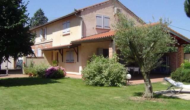 Toulouse Blagnac House Type 3 garden private pool 10 mn downtown Toulouse