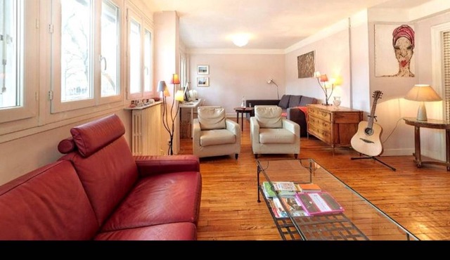 Toulouse Centre Large Apartment With Parking