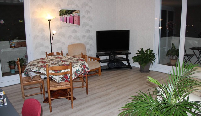 TOULOUSE CITE DE L'ESPACE Halle aux machines ACCOMMODATION 2 to 4 PEOPLE