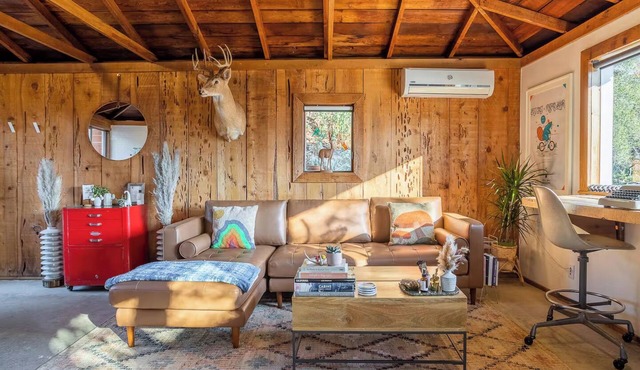 Tour Topanga State Park from a Cozy Mountain Home
