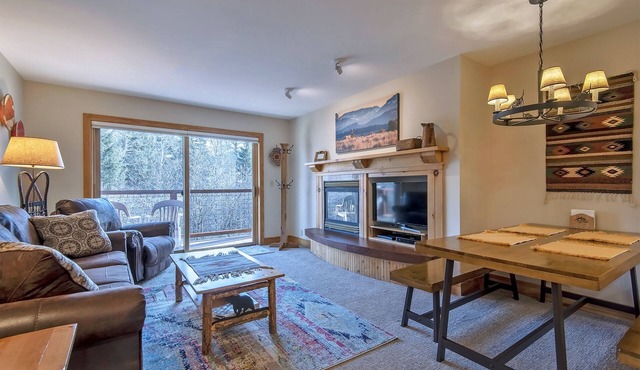 Tour Yellowstone&Grand Teton National Park! Explore Jackson Hole&Teton Valley,ID