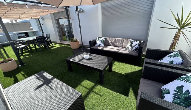 Tourist and vacation apartment. Lo balconet del Delta.