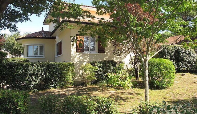 Tourterelles by Interhome