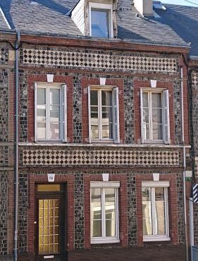 Tout un 2eme étage à 300 mètres de la mer, chez l'habitant !