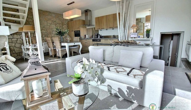 Towards the port - CREHEN