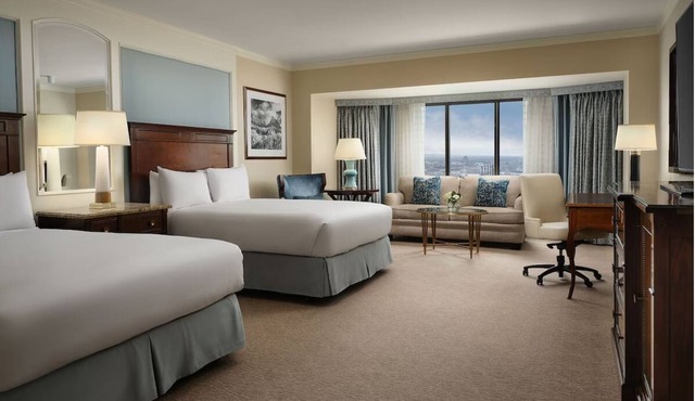 Tower 2 Queens, Little America Hotel, Heated Pool, Restaurant, Close to Downtown