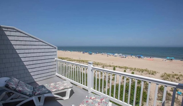 Tower Shores - Beach Front Bliss