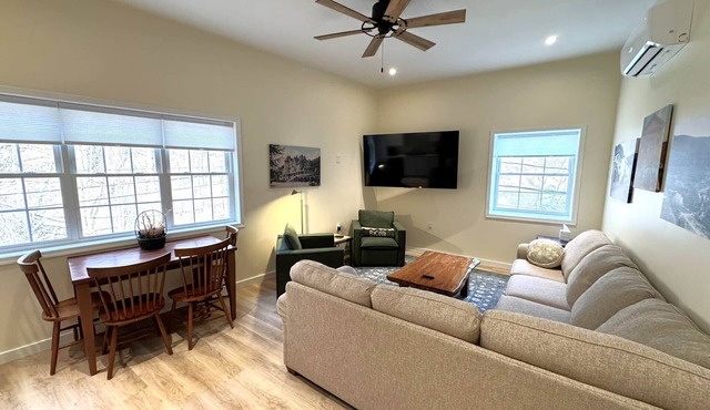 Tower View Apartment in the Heart of Hot Springs