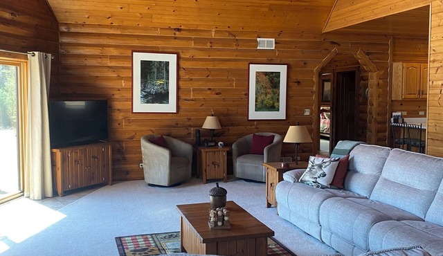 Towering Pines Lodge: A Hidden Haven 10 Miles from Wisconsin Dells
