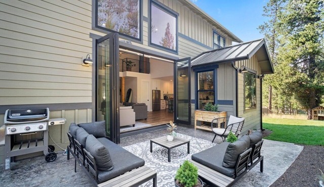 Towering Windows, Hot tub, Waterpark