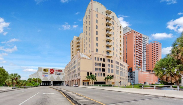 Towers of Dadeland by Miami Vacations