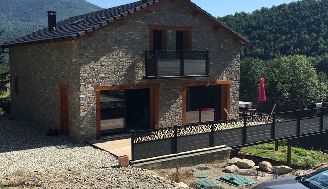 Town Ax, Grande Maison Neuve, luxury grand ideal accommodation for a family