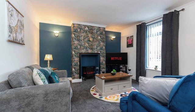 Town centre & all the comforts!