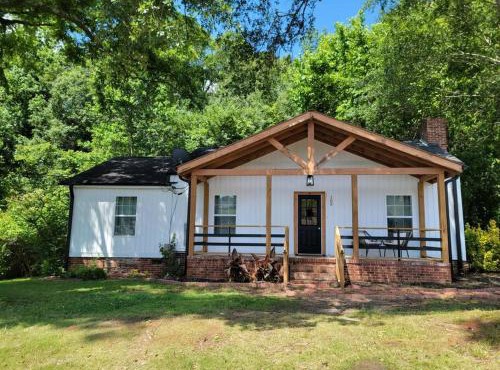 Town-Center Sanctuary:Cozy 3BD for Relocation