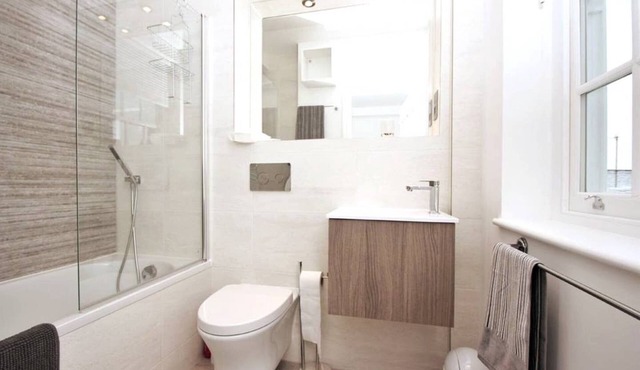 Town Centre 2 bedroom 2 bathroom Penthouse