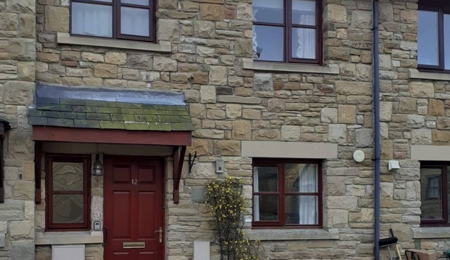 Town centre location, easy walking distance of all shops ,pubs and restaurants