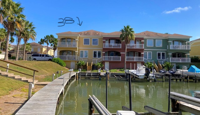 Town home in the Marina 38 HT