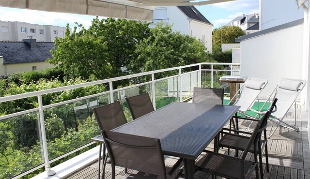 Town house 100 m from the beaches and the center