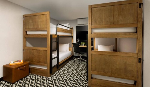 Town House Bunk Room at Arcadian Hotel! Near Coolidge Corner Theatre