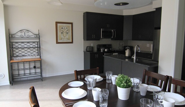 Town House in good location, close to public park, Costco, restaurants, Walmart.