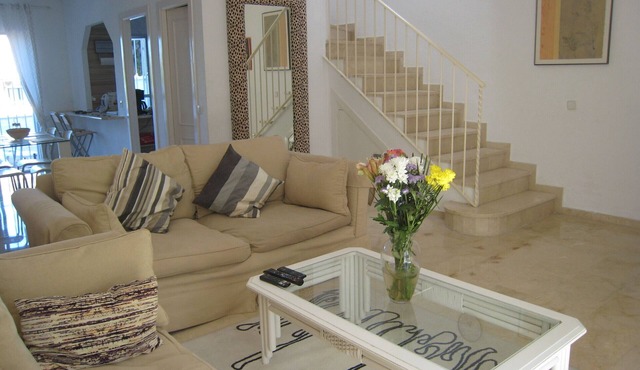 TOWN HOUSE IN SECURE URBANIZATION. AIR CON. INTERNET. MOSQUITO SCREENS.