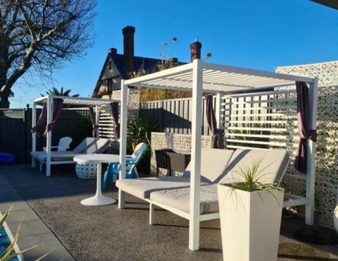 Town House Motor Inn