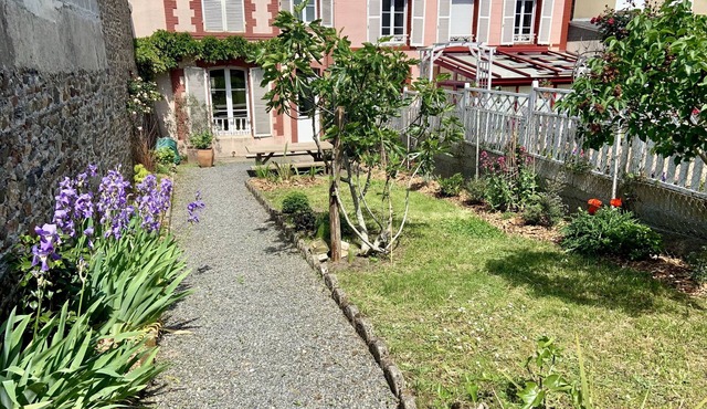 Town House - Near Seaside