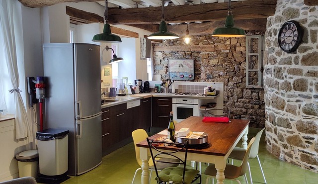 Town house, old charm in a city of character