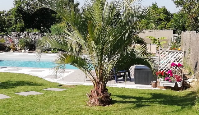 Town house with garden and heated pool