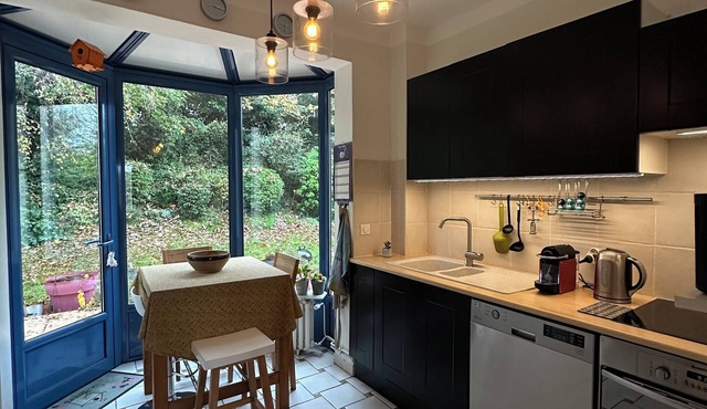 Town house with garden and parking