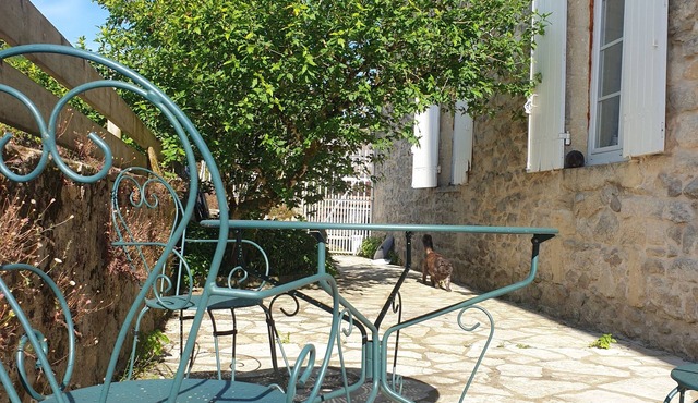 Town house with vineyard view sleeps 4